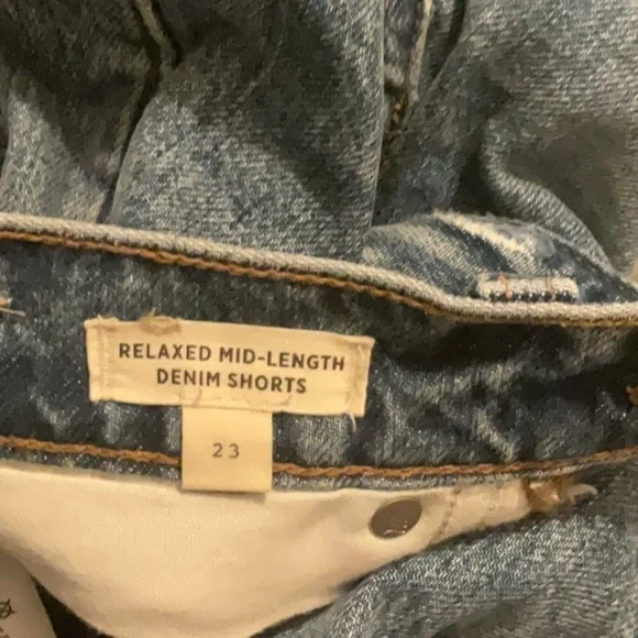 Madewell Relaxed Mid Length Distressed Denim Shorts - Picture 8 of 8